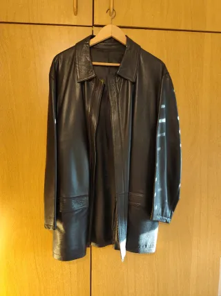 Chaqueta de piel negra tipo americana