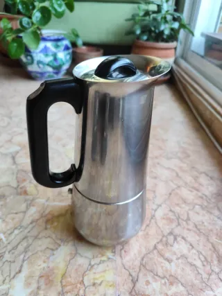 Cafetera AMC 12 pax.