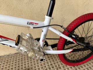 Bicicleta BMX Monty Blanca y Roja