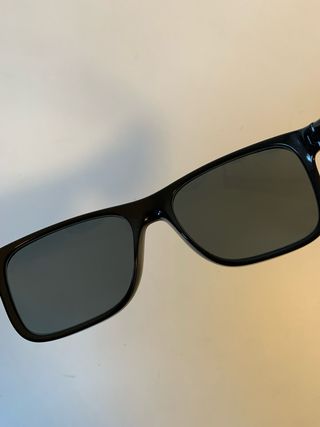 Gafas de sol Arnette negras con funda rígida