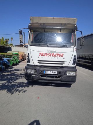 Camión Iveco 2 ejes