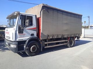 Camión Iveco 2 ejes