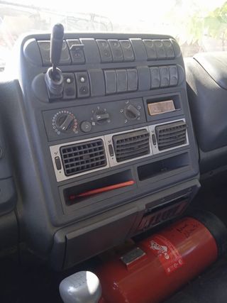 Camión Iveco 2 ejes