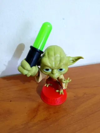 Statua Yoda Star Wars 9 cm