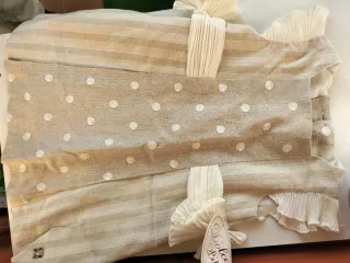 Conjunto niña de rayas y lunares crema a estrenar