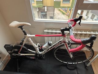 Rodillo inteligente Élite suito y orbea aqua