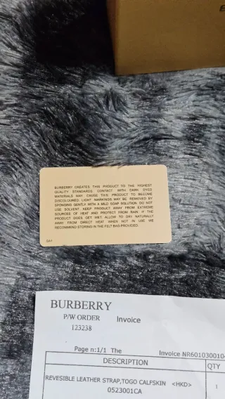 Cinturón Burberry 110cm Negro Hebilla plateada.