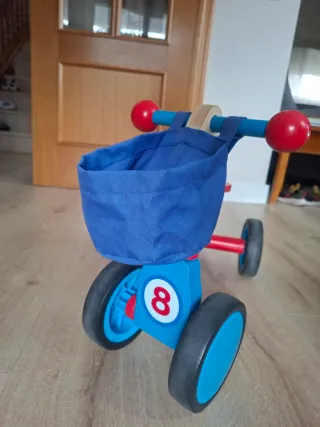 Triciclo de madera para niños