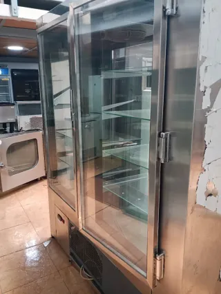 Armario expositor acero inox y cristal