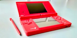 Nintendo Dsi de color rojo la consola Ds