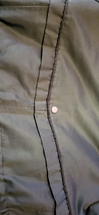 Chaquetón verde con capucha