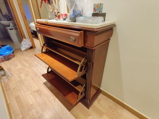 Armario zapatero de madera y mármol