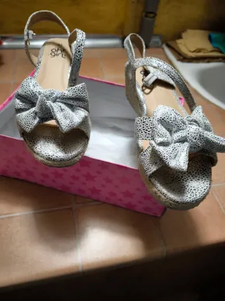 Chanclas niña verano plateadas talla 35