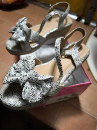 Chanclas niña verano plateadas talla 35