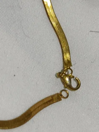 Cadena dorada estilo serpiente