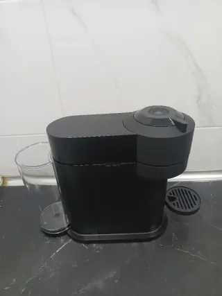 Cafetera Nespresso Vertuo Next Negra