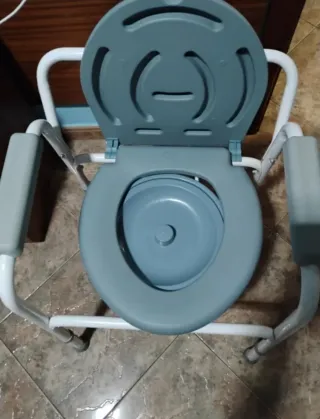 Silla WC Mobiclinic con Reposabrazos