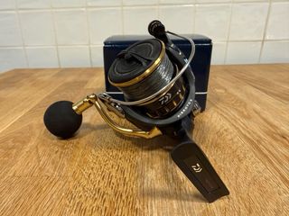 Carrete Daiwa BG SW 4000D-CXH