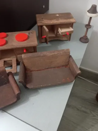 Piccoli mobili vintage in legno