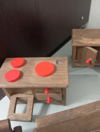 Piccoli mobili vintage in legno