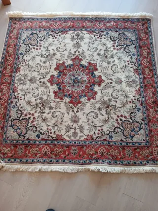 Alfombra persa lana beige y roja Cada una 300