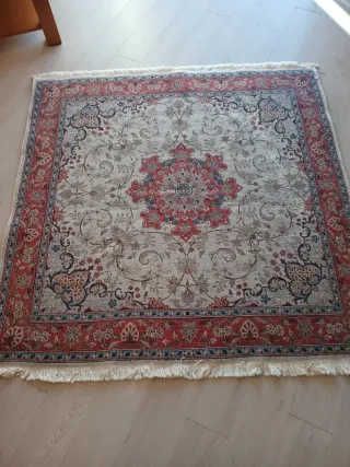 Alfombra persa lana beige y roja Cada una 300