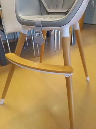 Trona bebé gris y madera