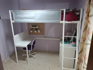Cama alta con escritorio Ikea Vitval