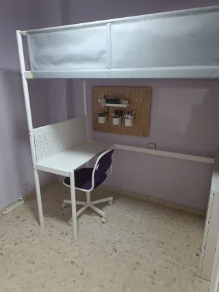 Cama alta con escritorio Ikea Vitval