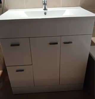 Mueble de baño con lavabo