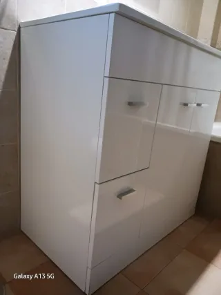 Mueble de baño con lavabo
