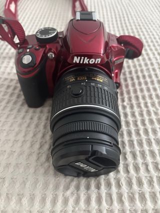 Cámara Nikon D3200 Roja 24.2 MP + Manual regalo