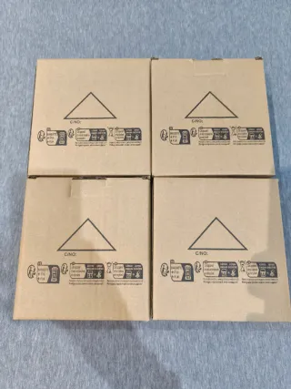 4 Focos LED a batería con mando