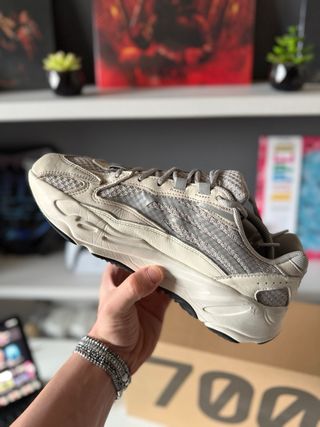 Adidas Yeezy 700 Static