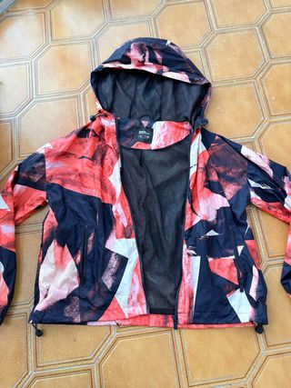 Chaqueta deportiva estampada