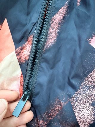 Chaqueta deportiva estampada