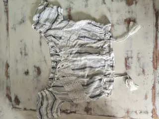 Top Bershka Rayas Encaje Talla XS