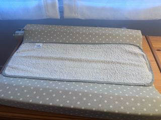 Cambiador bebé con funda y protector