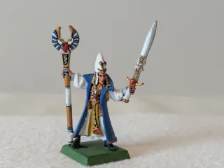 Miniatura Warhammer mago alto elfo