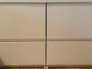 2 Comodini con 2 Ripiani in Vetro