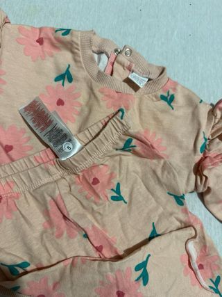 Conjunto bebé niña flores