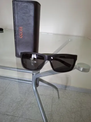 Occhiali da sole BOSS neri