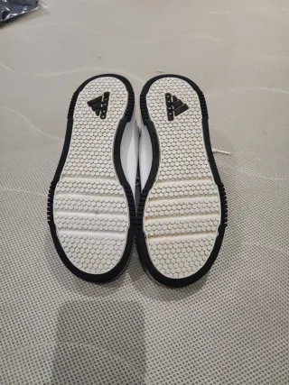 Zapatillas Adidas Blancas y Negras Talla 36 2/3