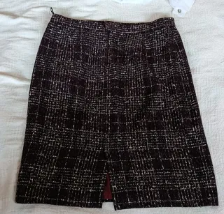 Vendo conjunto de traje con blusa.