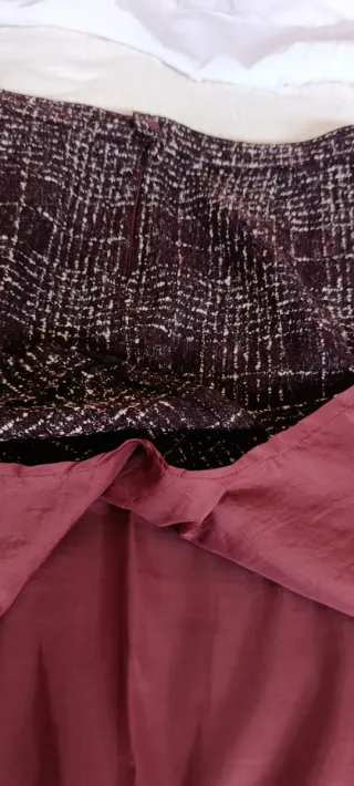 Vendo conjunto de traje con blusa.