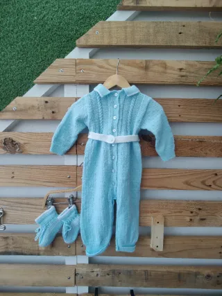 Pelele y patucos hechos a mano azul 3-6 m