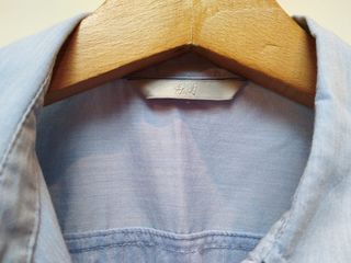 Camisa sin mangas azul cielo