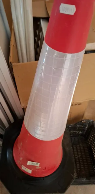 Cono de señalización nuevo