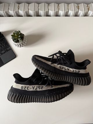 Adidas Yeezy 350 V2 Oreo