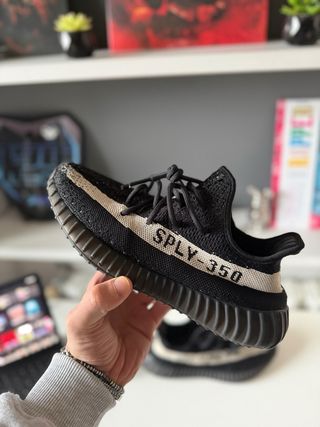 Adidas Yeezy 350 V2 Oreo